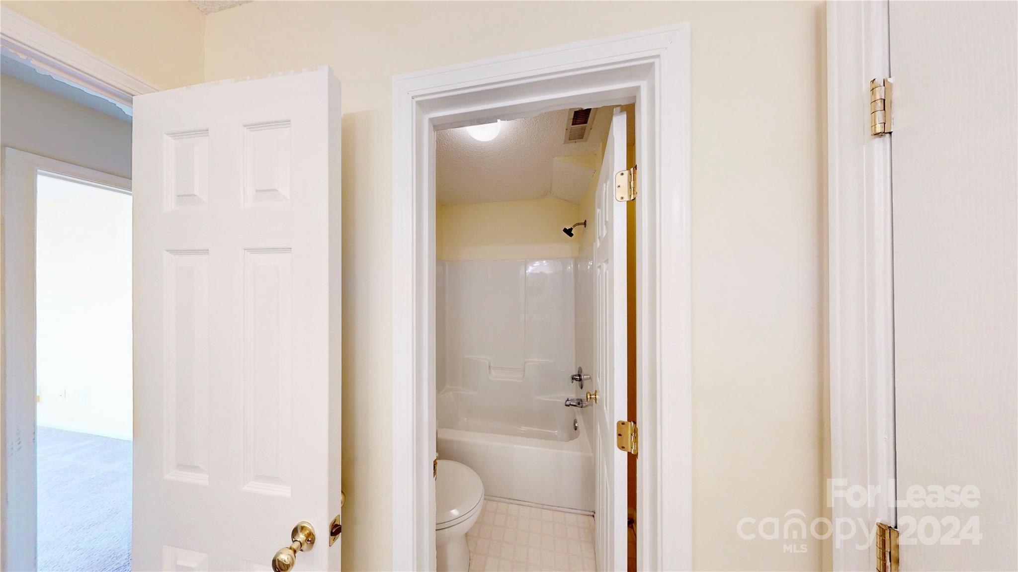 Steelechase - Residential Lease