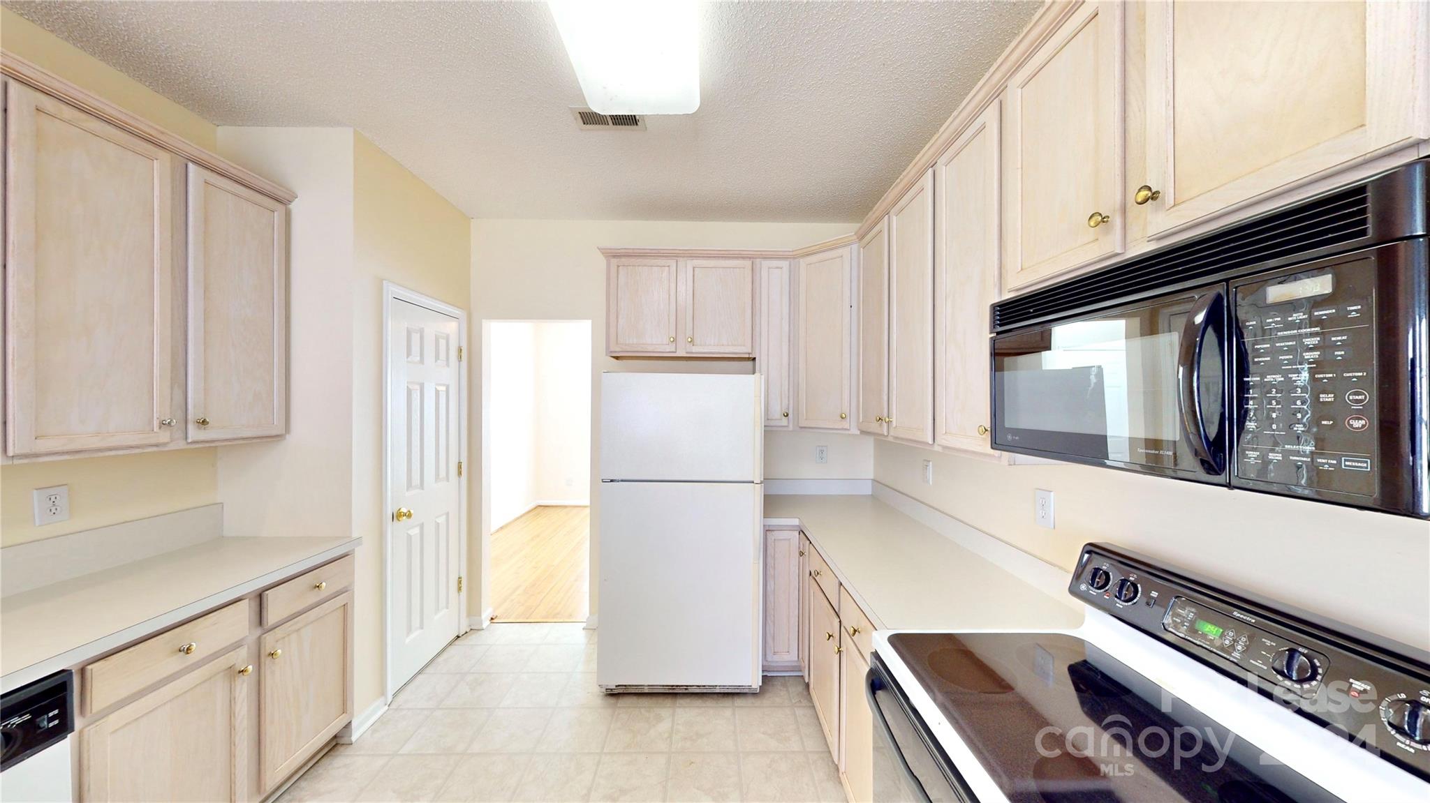 Steelechase - Residential Lease