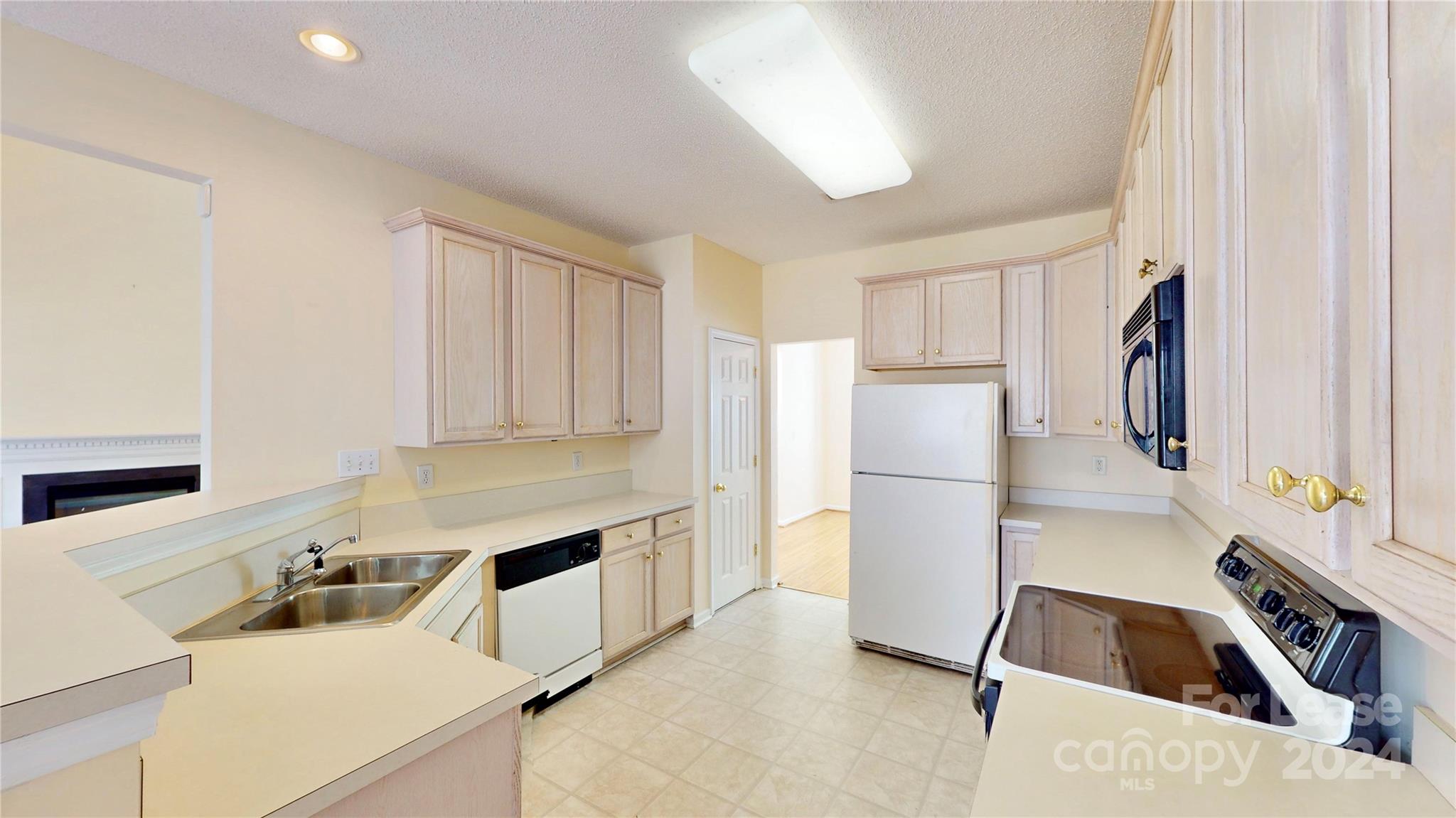 Steelechase - Residential Lease