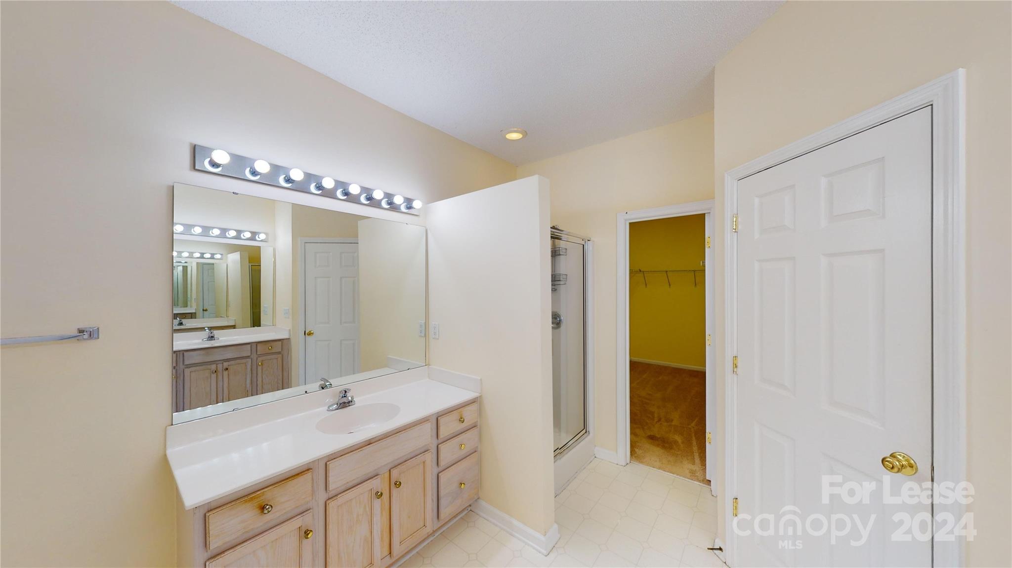 Steelechase - Residential Lease