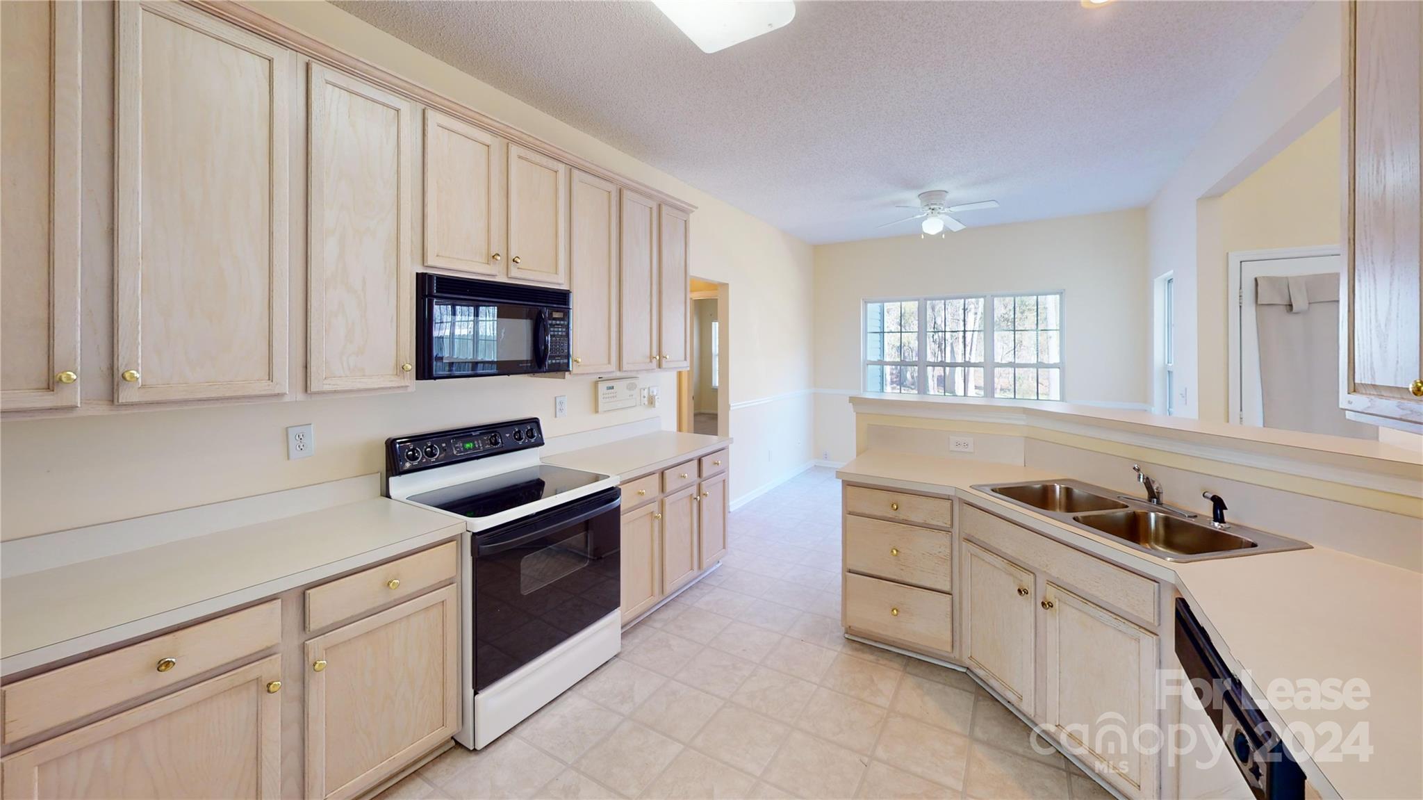 Steelechase - Residential Lease