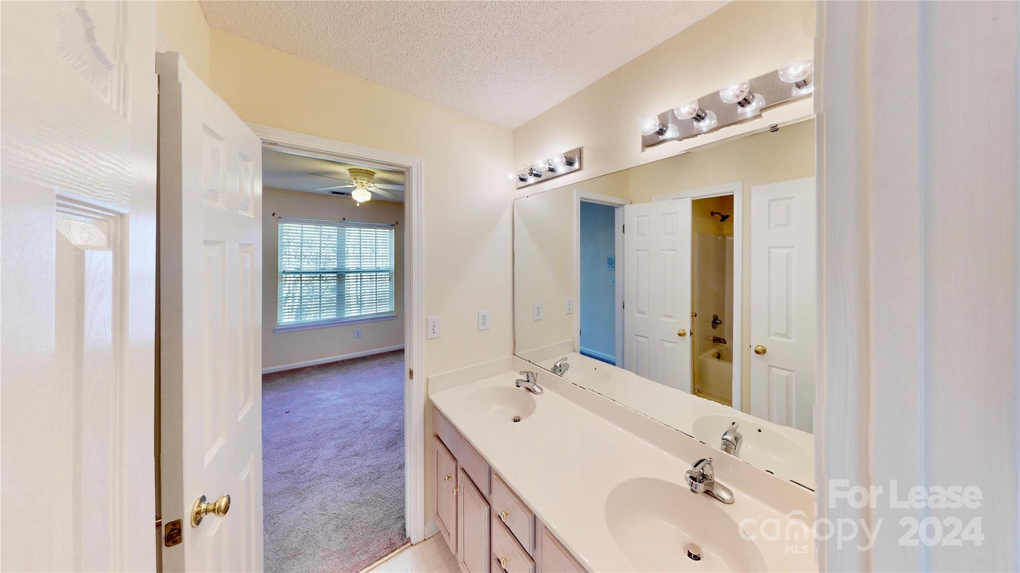 Steelechase - Residential Lease