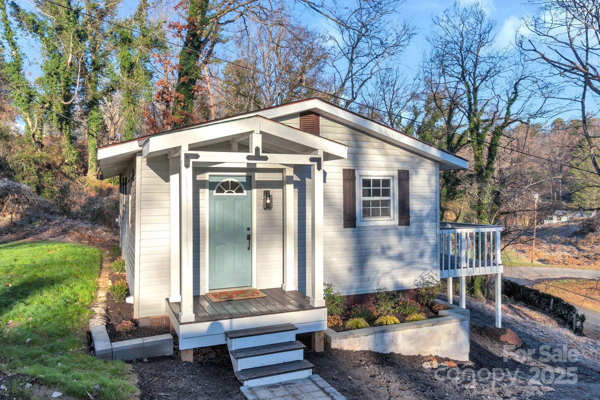 49 E Livingston Street