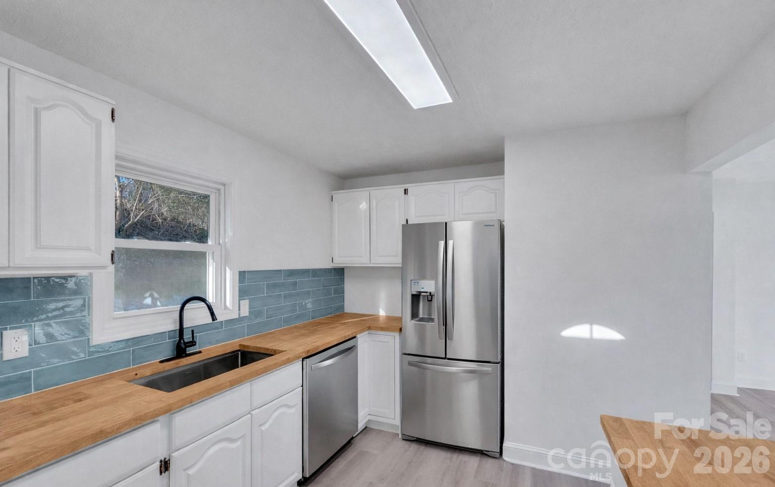 49 E Livingston Street