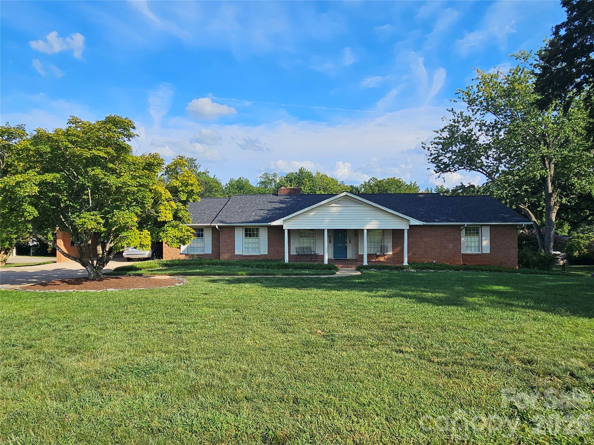 524 Country Club Circle