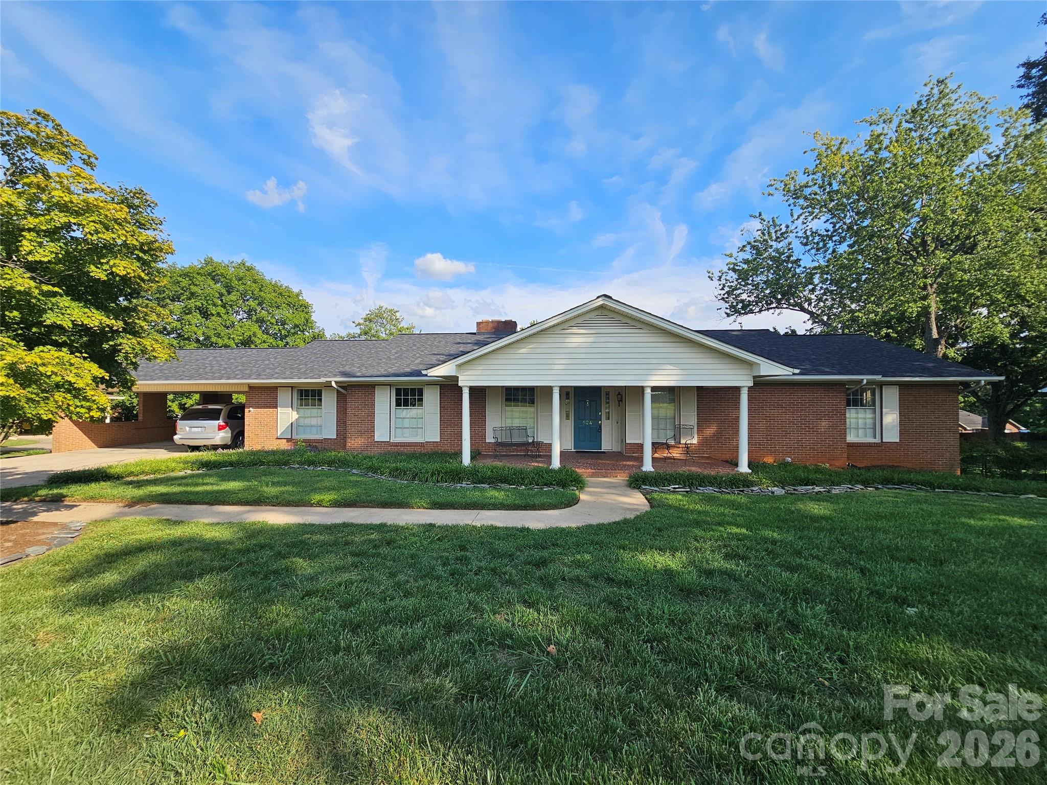 524 Country Club Circle