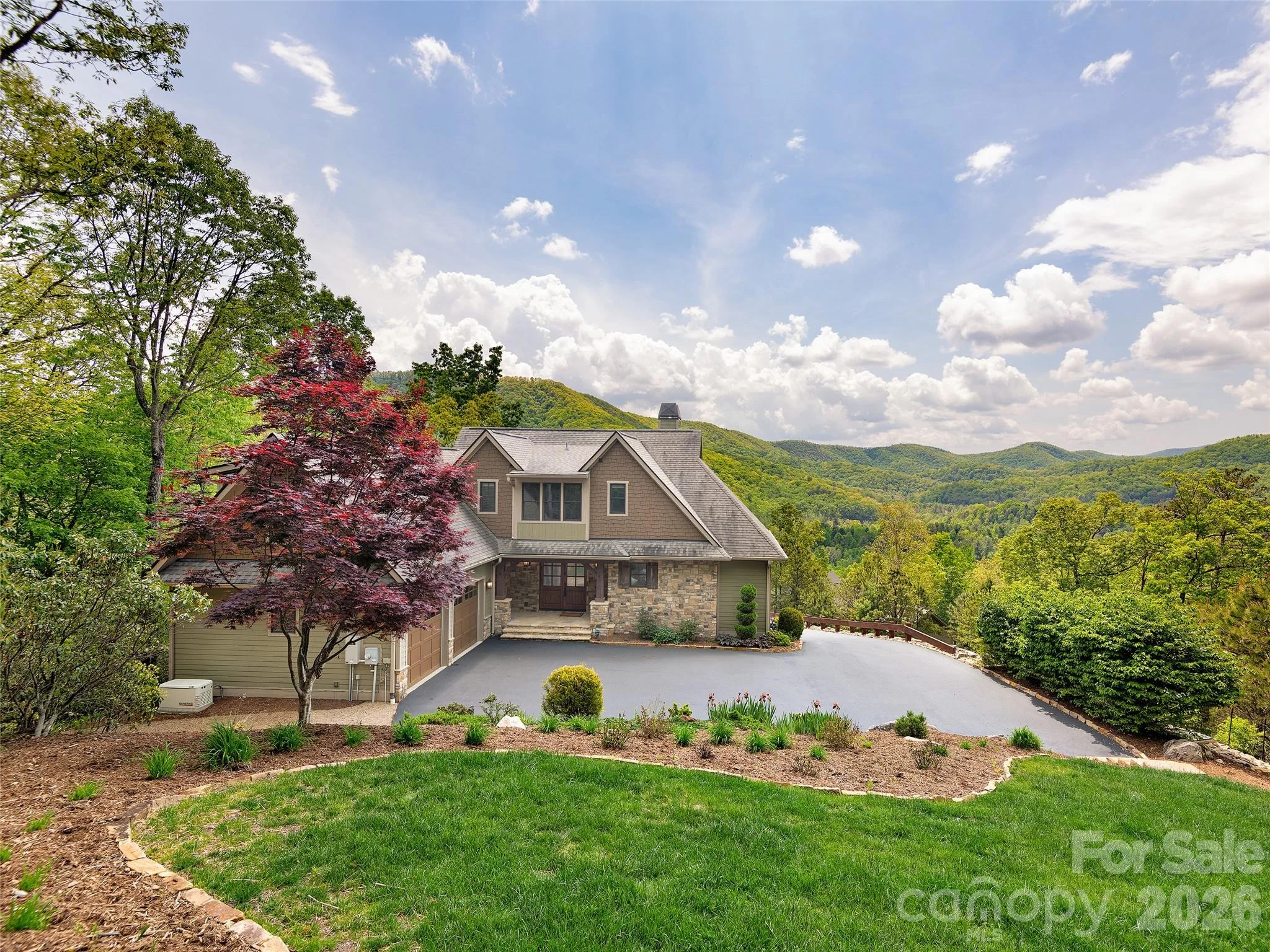 91 Watershed Way, Horse Shoe, NC, 28742