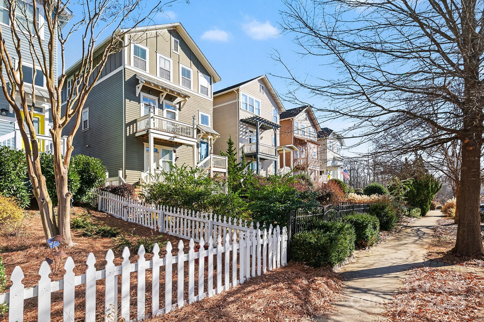 797 Herrons Ferry Road