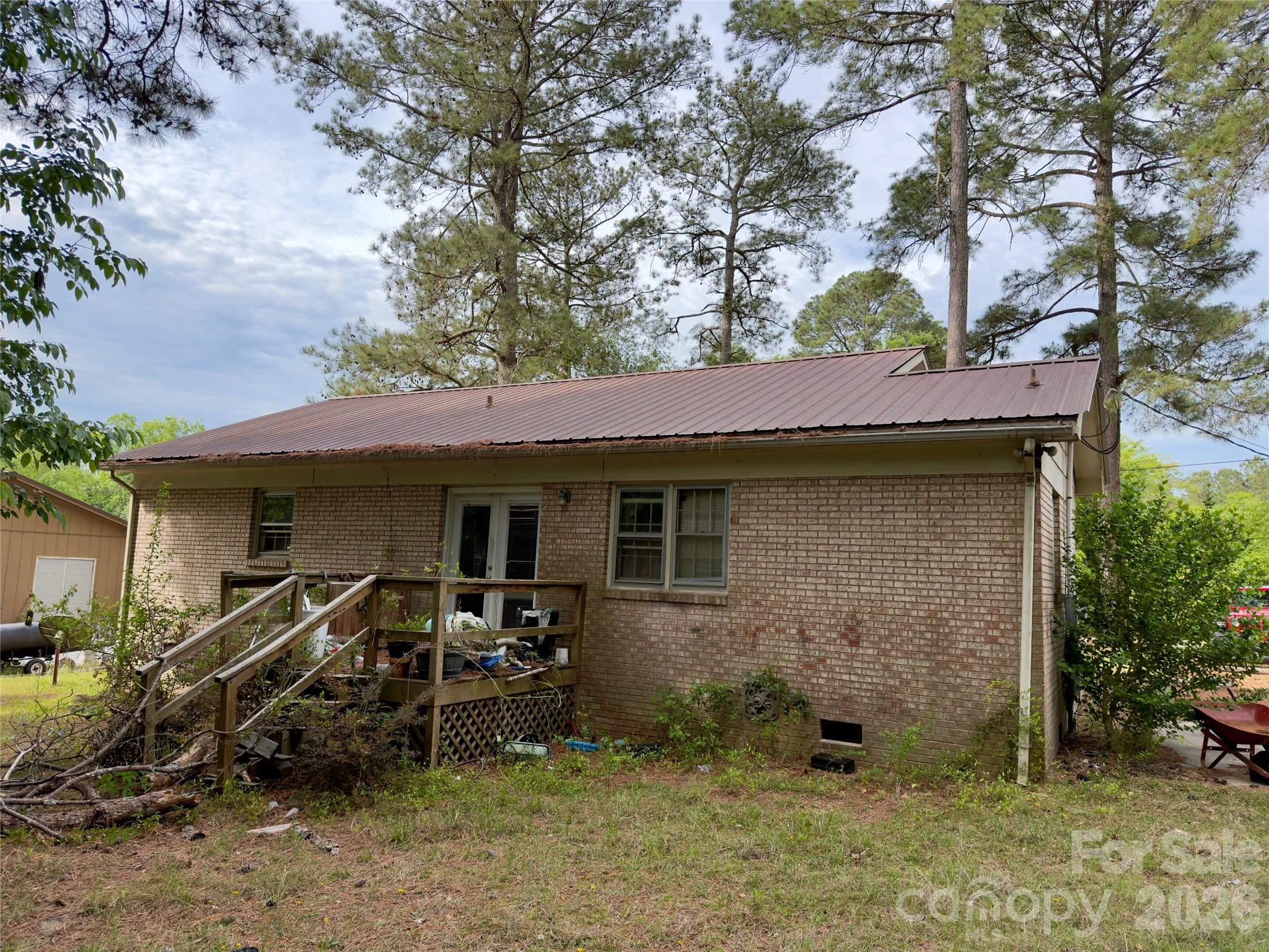 115 S White Oak Street