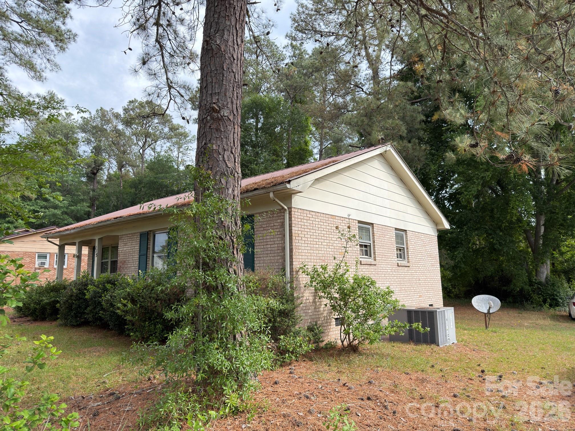 115 S White Oak Street
