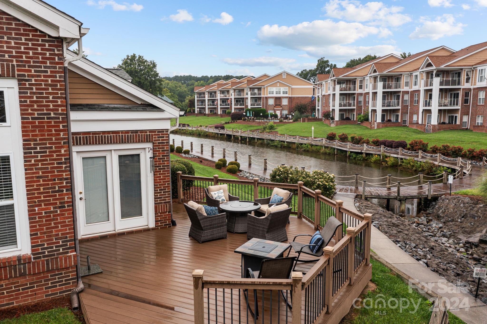 Harborside Townhomes - Residential