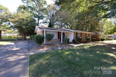 Photo of 315 Briarwood Drive, Charlotte, NC 28215 (MLS # 4314869)