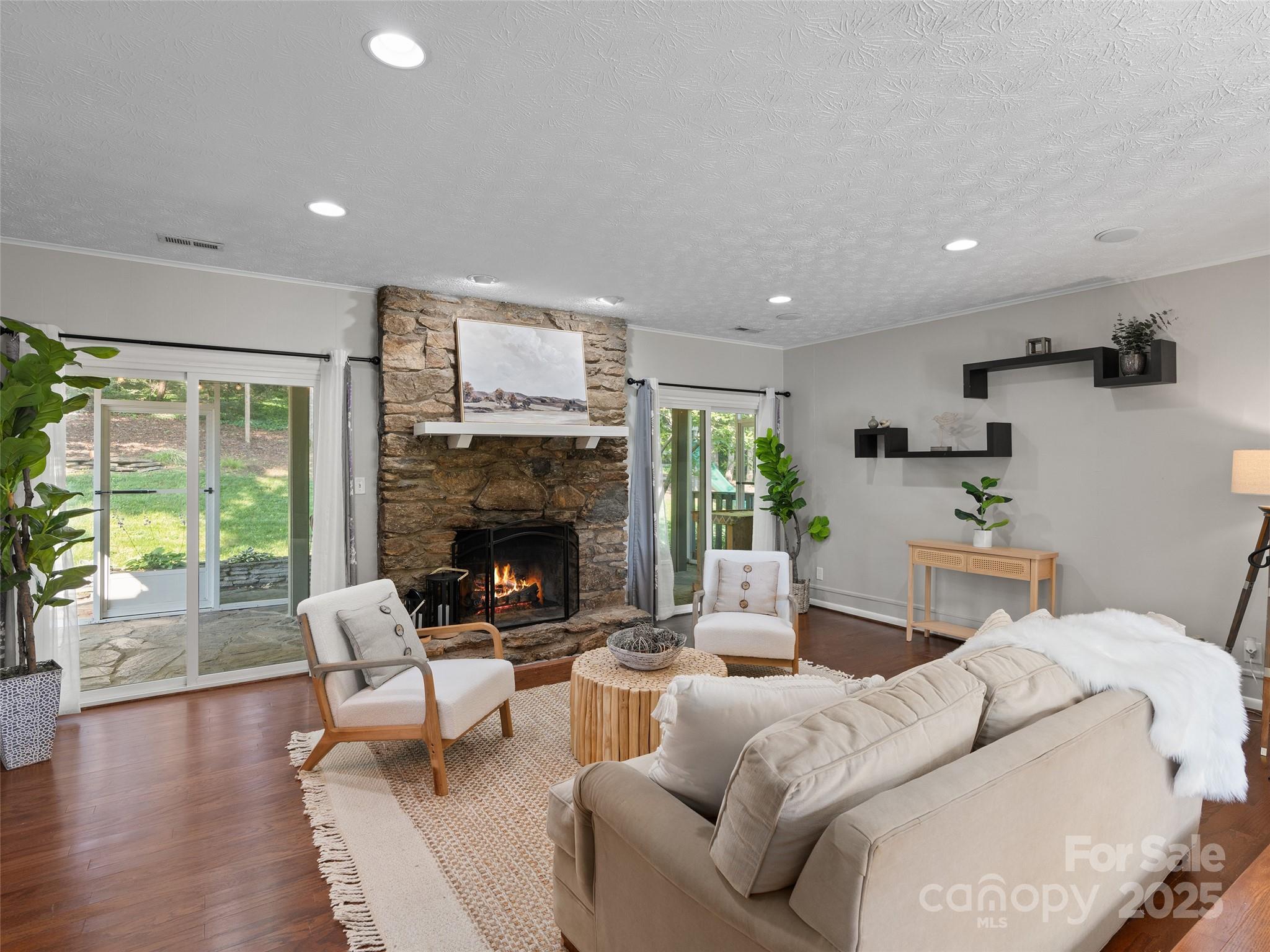 324 Woody Lane