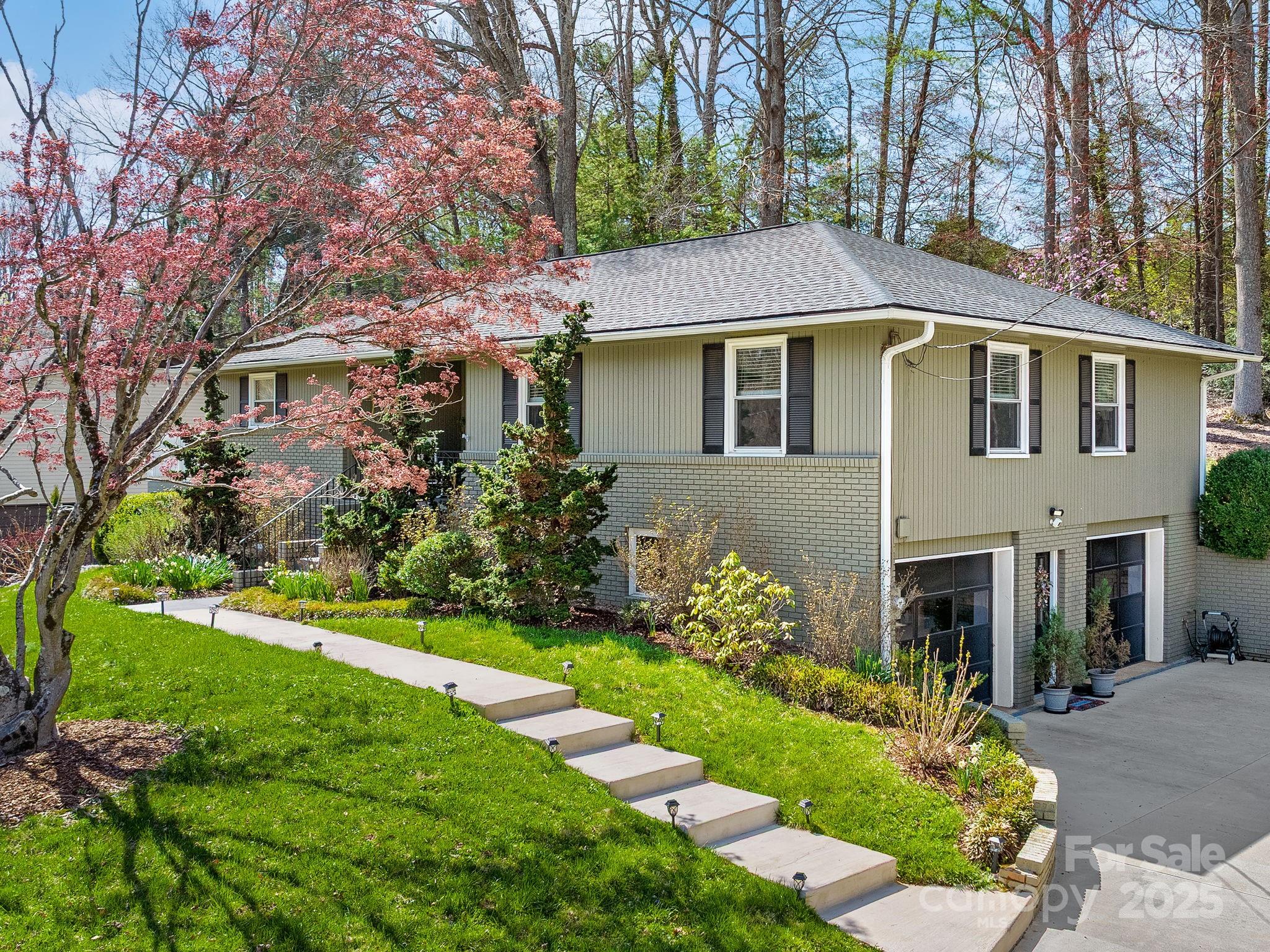324 Woody Lane