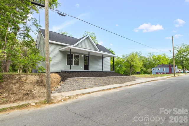 321 S Branch Street, photo 4 of 31