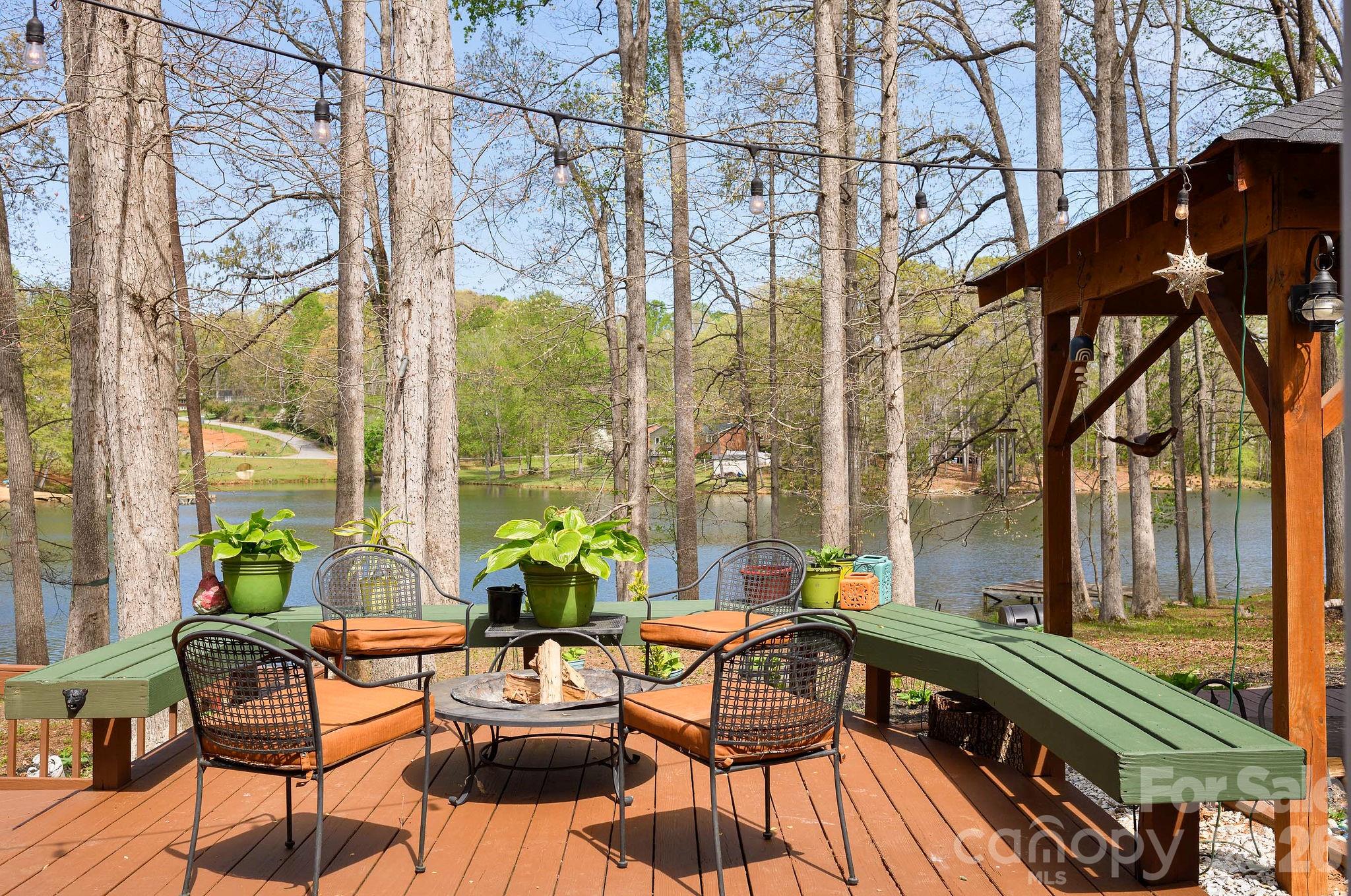 Mallard Lakes - Residential