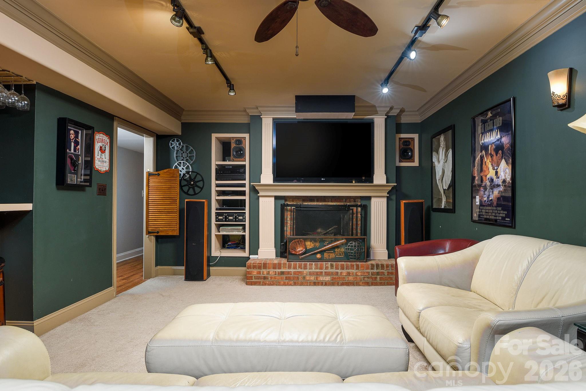 Mallard Lakes - Residential