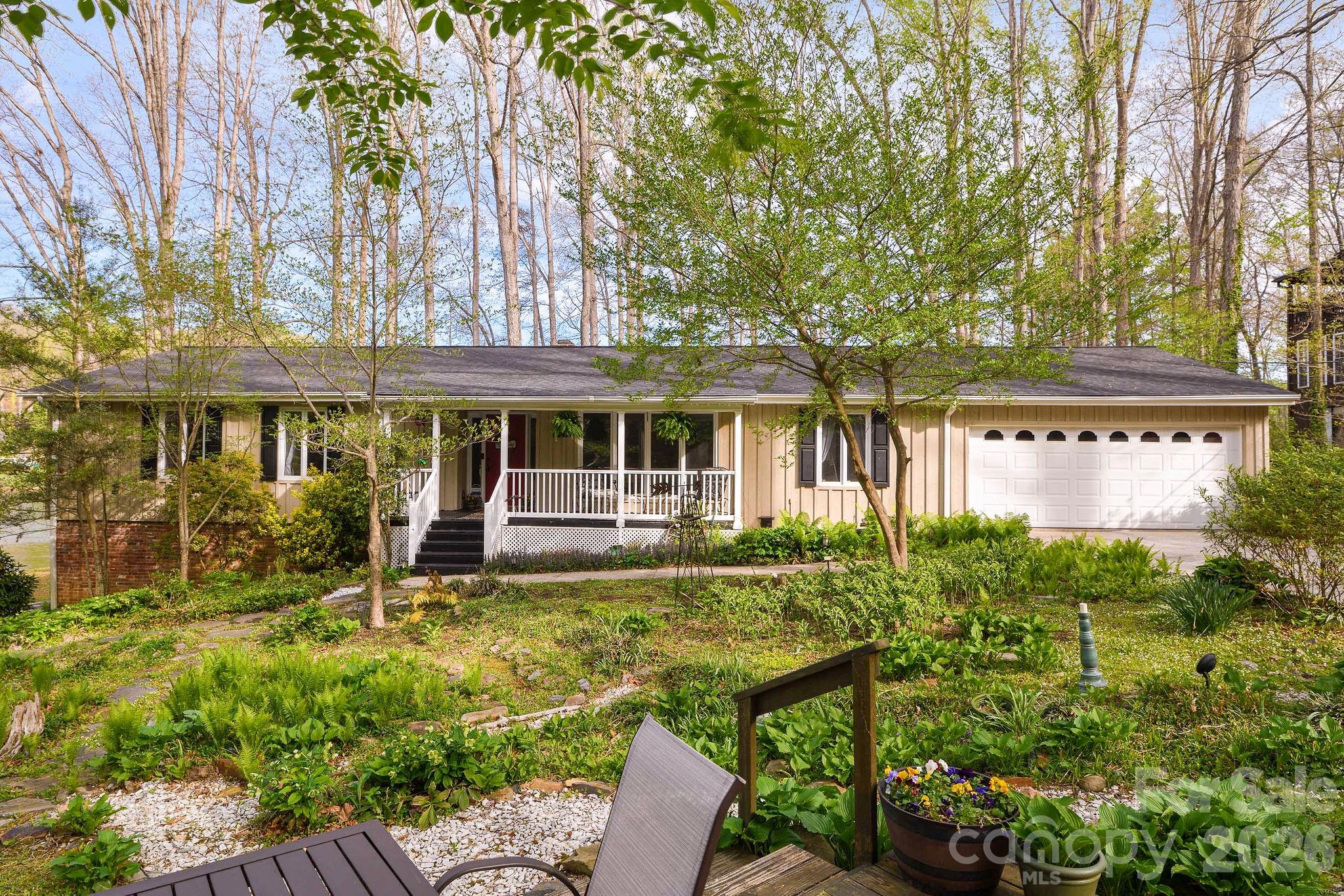 Mallard Lakes - Residential