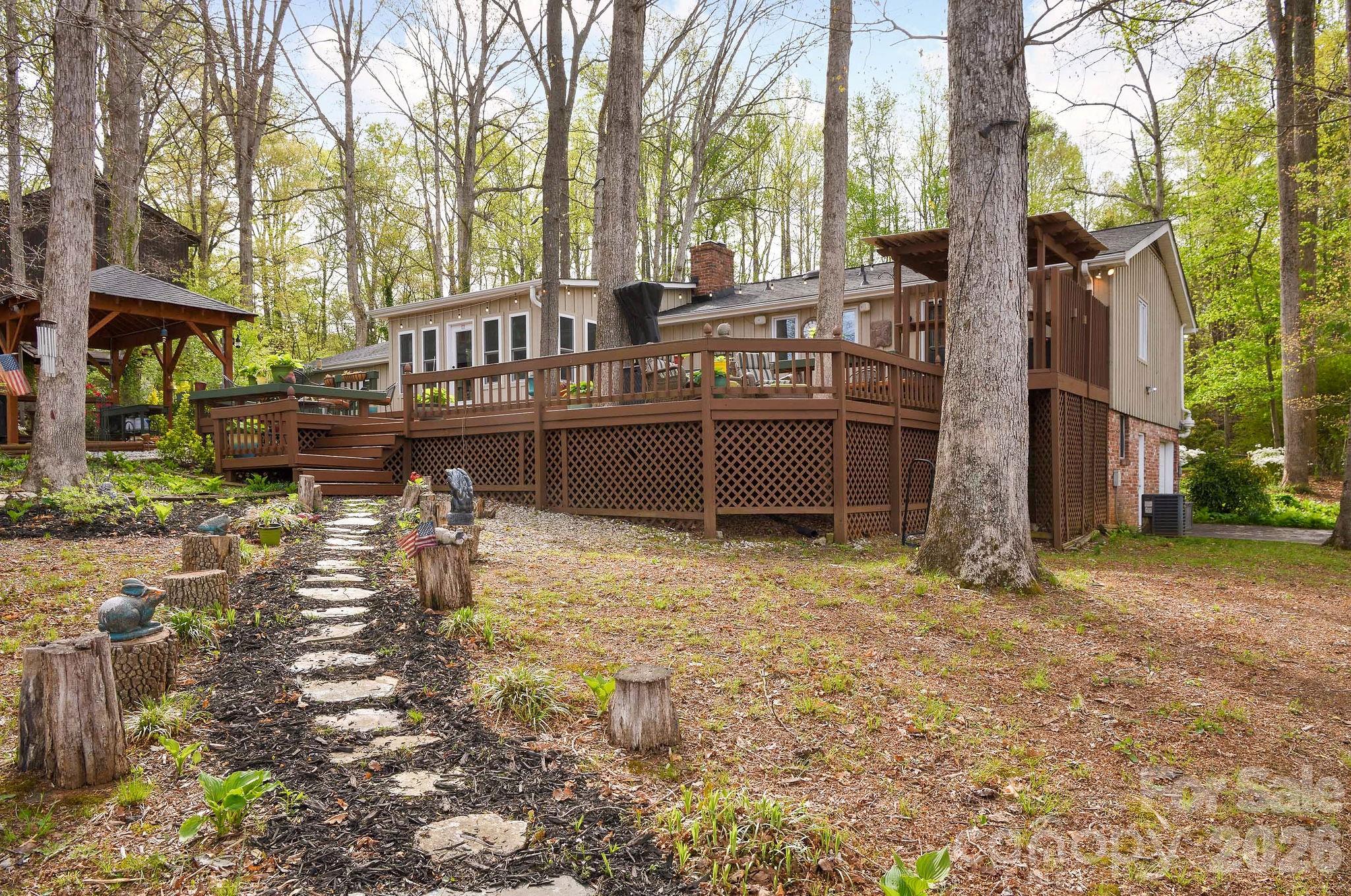 Mallard Lakes - Residential