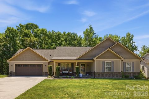 Photo of 646 Marigold Drive, Kannapolis, NC 28083 (MLS # 4372504)