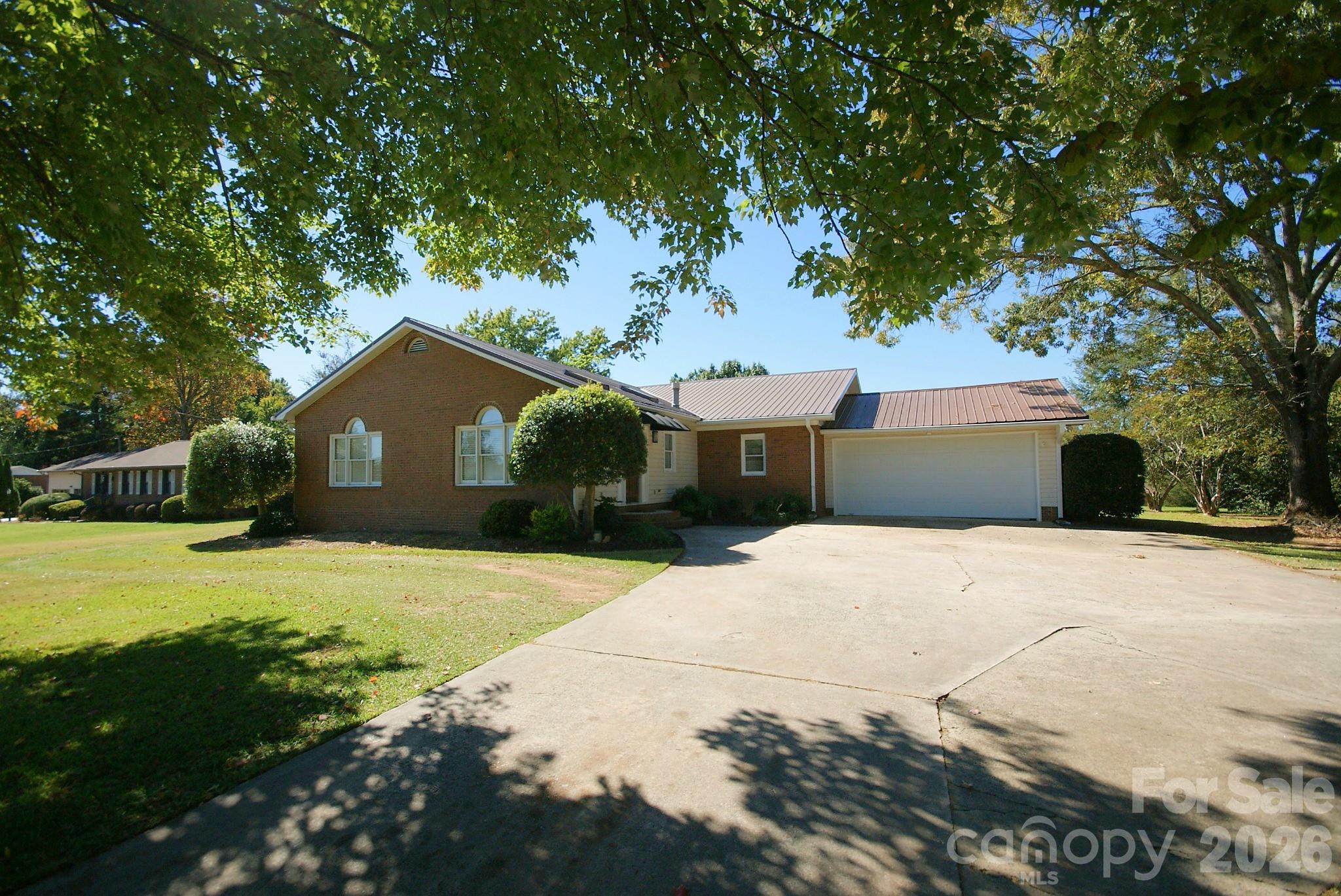 2122 Griffith Road