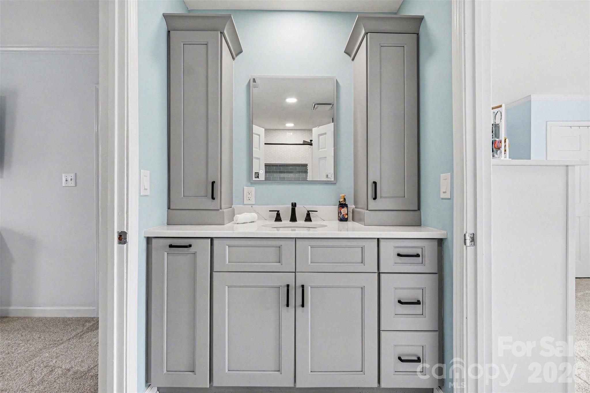 Mallory Manor - Residential