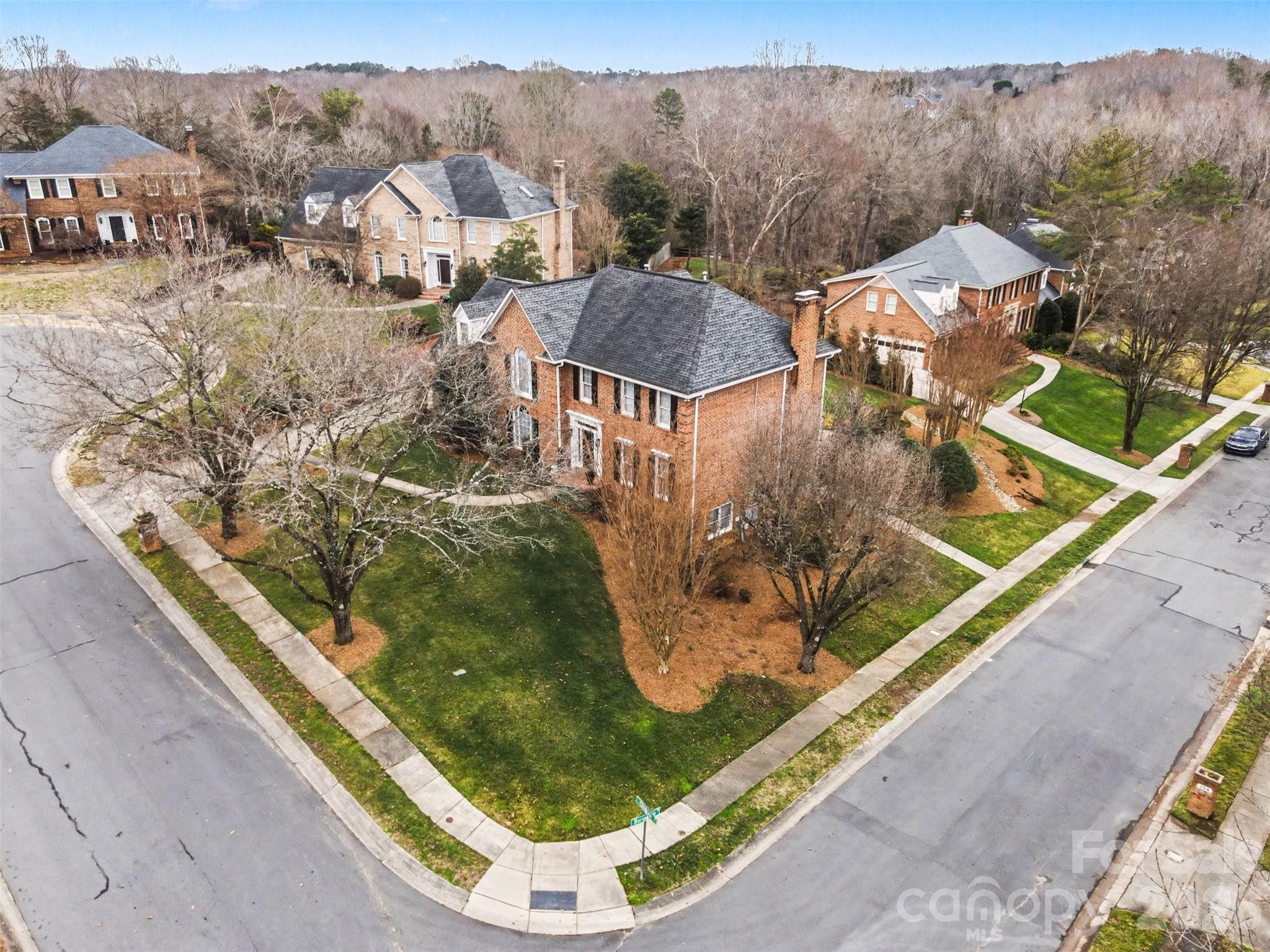 Mallory Manor - Residential