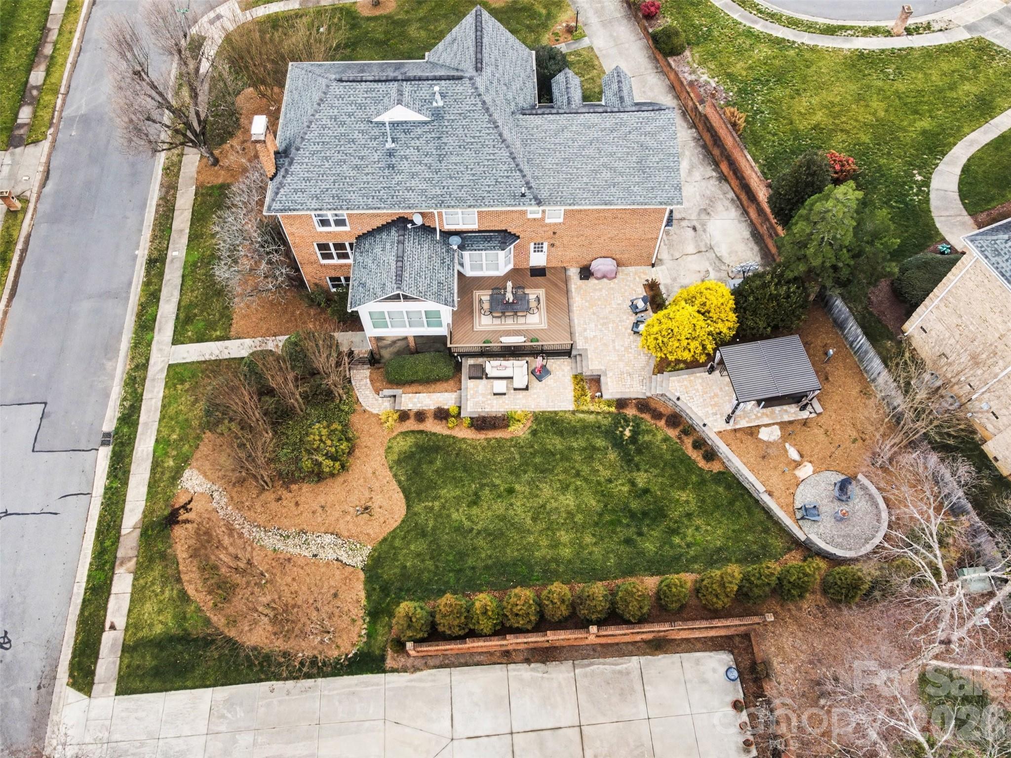 Mallory Manor - Residential