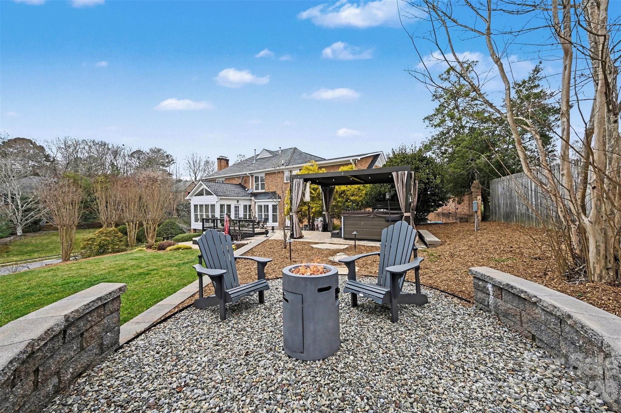 Mallory Manor - Residential