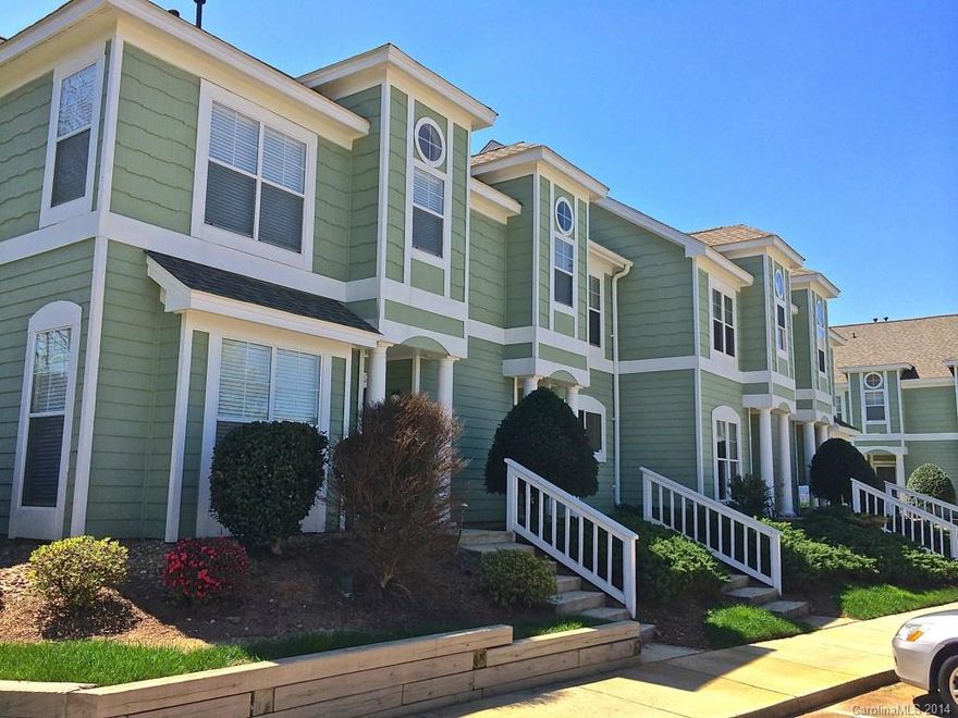Fully Furnished or unfurnished. Beautiful end unit in Waterfront community with boat slips available. Well maintained unit with privacy back yard...Hardwood floors in kitchen & dining, tile in bathrooms and foyer/hallway. New floors in the Living room.  Friendly neighborhood with pool/tennis and boardwalk along the lake with gorgeous sunset view. 2 rooms have beds, 3rd bdrm has sofa. Available September 2nd.  Washer and Dryer included, as well as water.