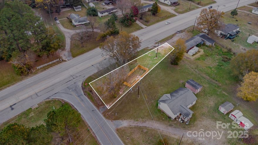 Build your dream home on this spacious corner lot in a great Chester location! The property is already equipped with public water and sewer, making it ready for your new build. It also includes 30-amp and 50-amp plugs, offering a versatile power setup perfect for charging an electric vehicle or meeting additional power needs. Conveniently located near downtown Chester, schools, and shopping. Owner financing is available, making this a fantastic opportunity for your next home or investment project!