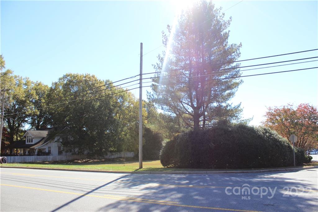 9C Main Avenue W