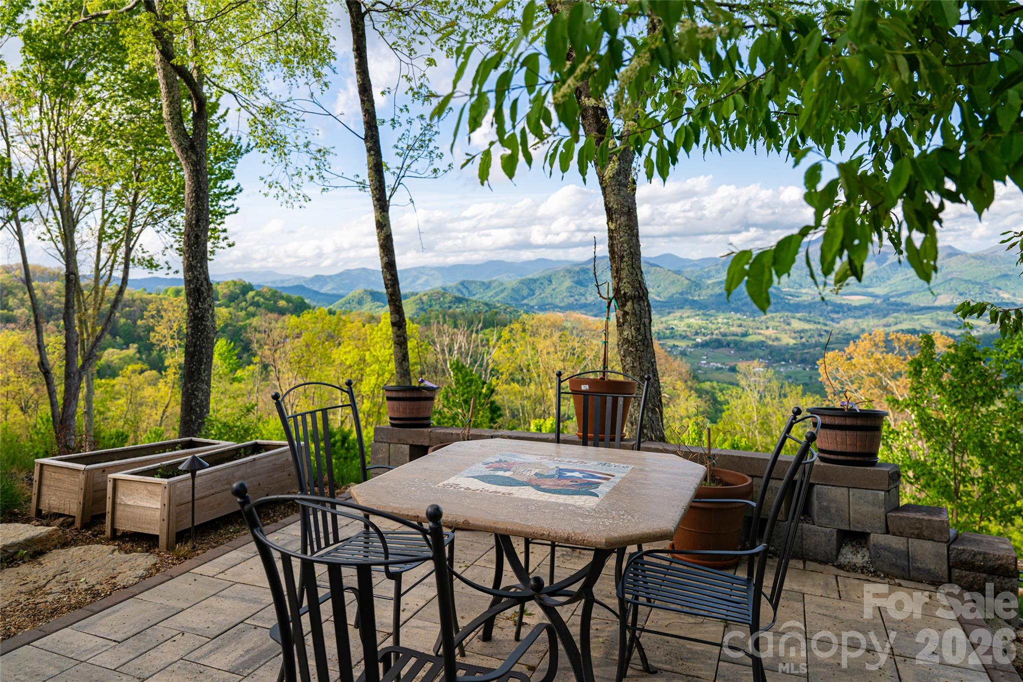376 Wandering Trail