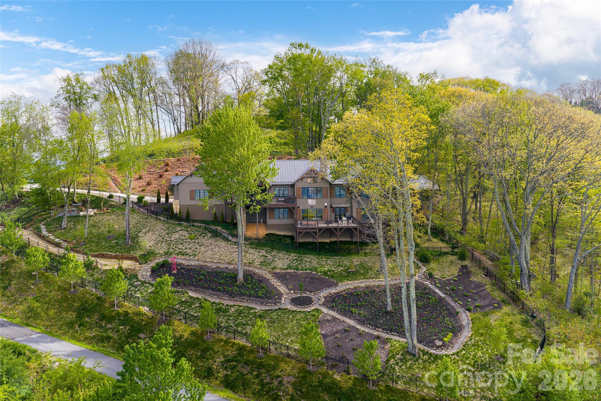 376 Wandering Trail