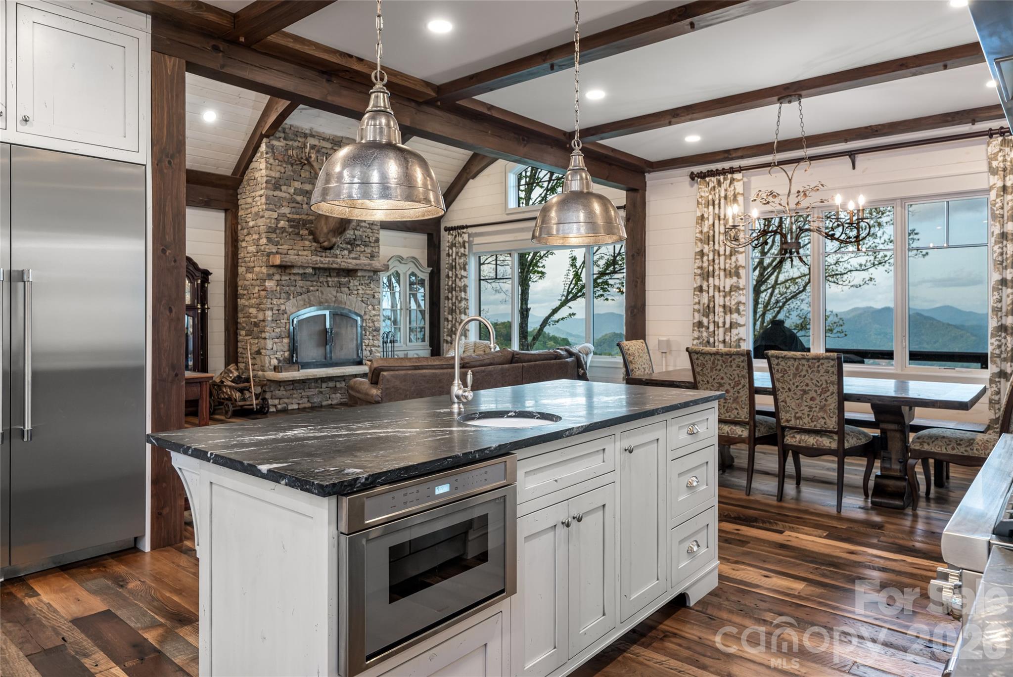 376 Wandering Trail