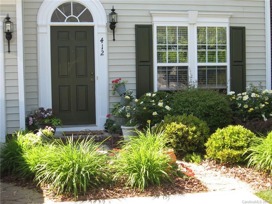 Very Desirable community, Regent Park, with luxury town homes. This home is a well maintained, one owner unit with a very open floor plan. All window Blinds will convey with this 3 bedroom and 2 1/2 baths home which is very convenient to I-77 and all shopping. Great Fort Mill Schools, lower SC property taxes and 2-10 one-year Home Warranty included.  A must see property!