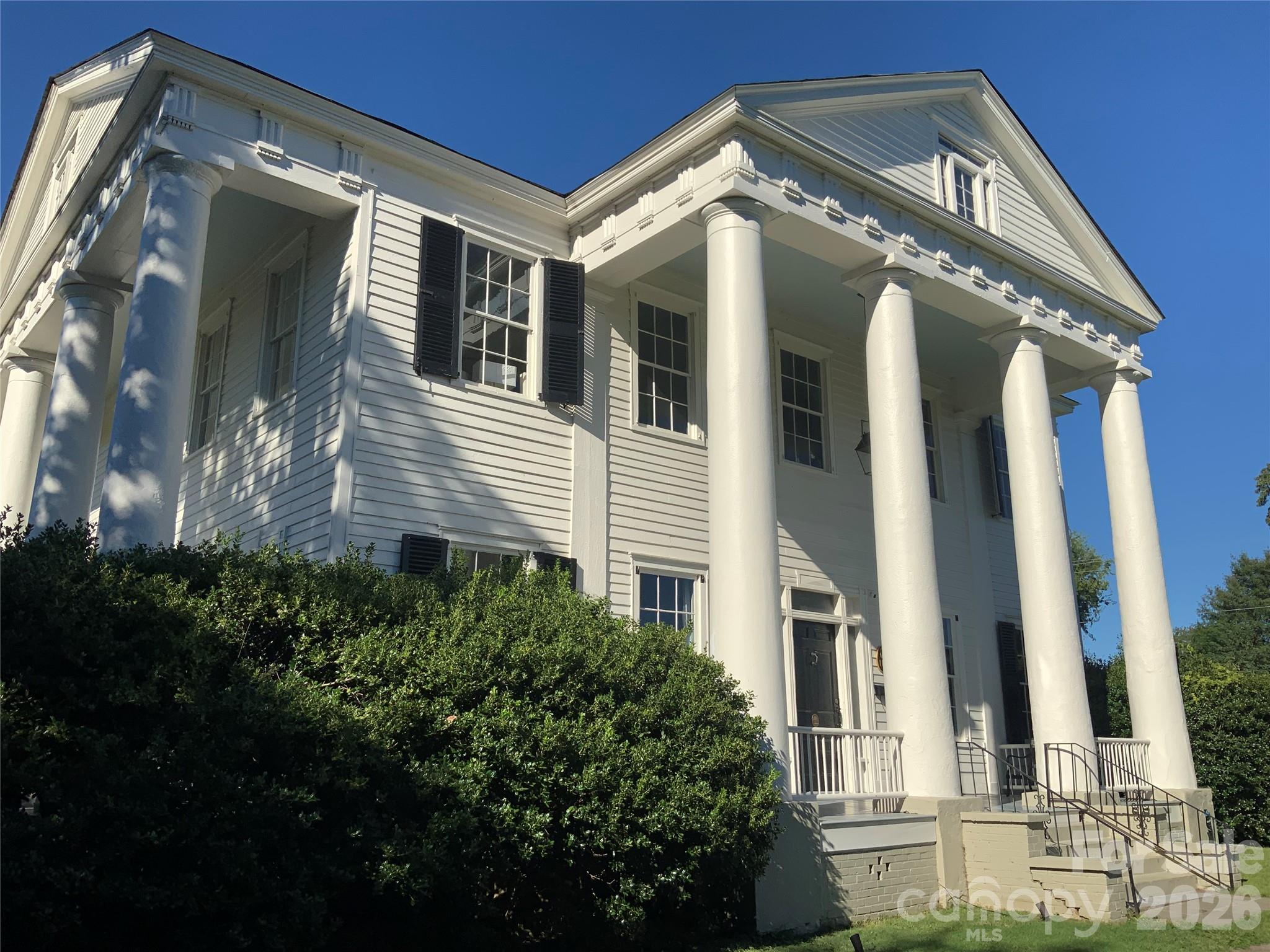 117 E Academy Street