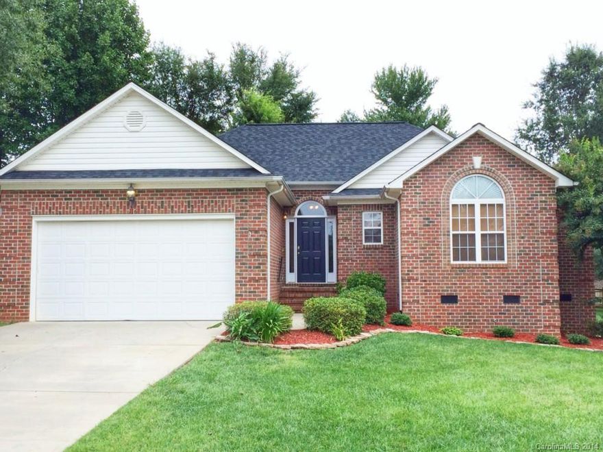 What a gem!Charming Full Brick home at end of a cul-da-sac road. Convenient to Lake Norman & Davidson;Mooresville Graded School District.Walk to Bellingham Park.Brand New granite counter tops!New landscaping/privacy trees on flat lot! New HVAC in 2010! New Roof in 2012!Ceramic tile floors in kitchen & baths.Gas log fireplace Master Suite w/ large walk-in closet,double vanity sink,garden tub & spacious shower w/ seat.Vaulted ceilings!Large deck perfect for entertaining!