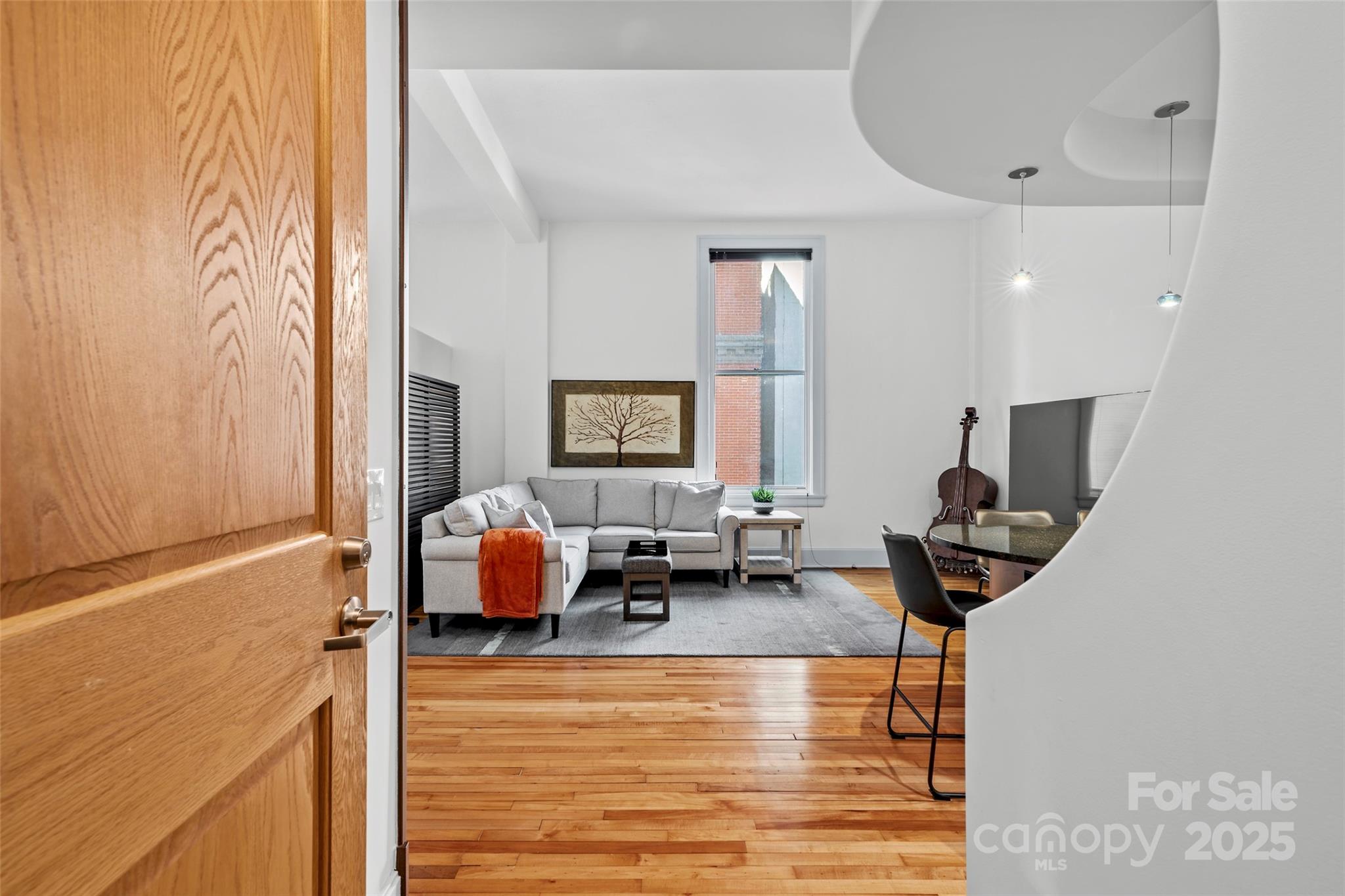 84 Walnut Street 203