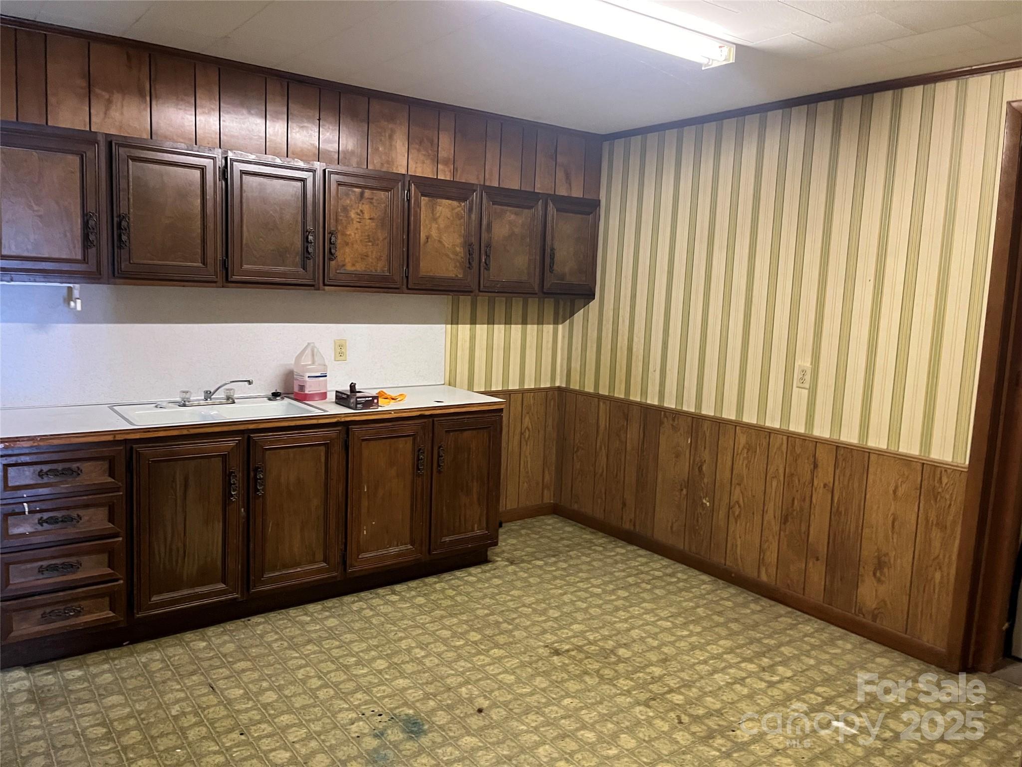 1602 Harper Avenue SW