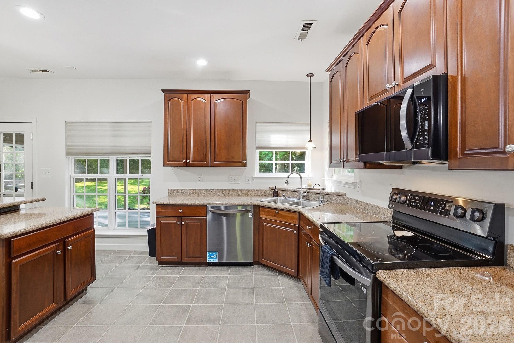 Lynnwood Farms - Residential