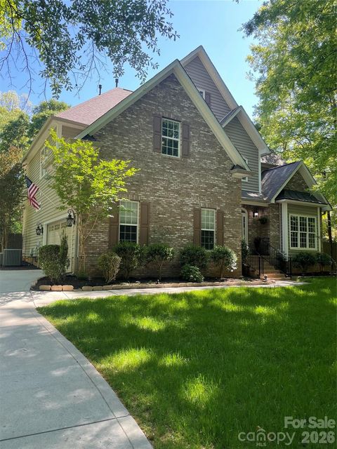 Photo of 734 Lynnwood Farms Drive, Fort Mill, SC 29715 (MLS # 4369604)