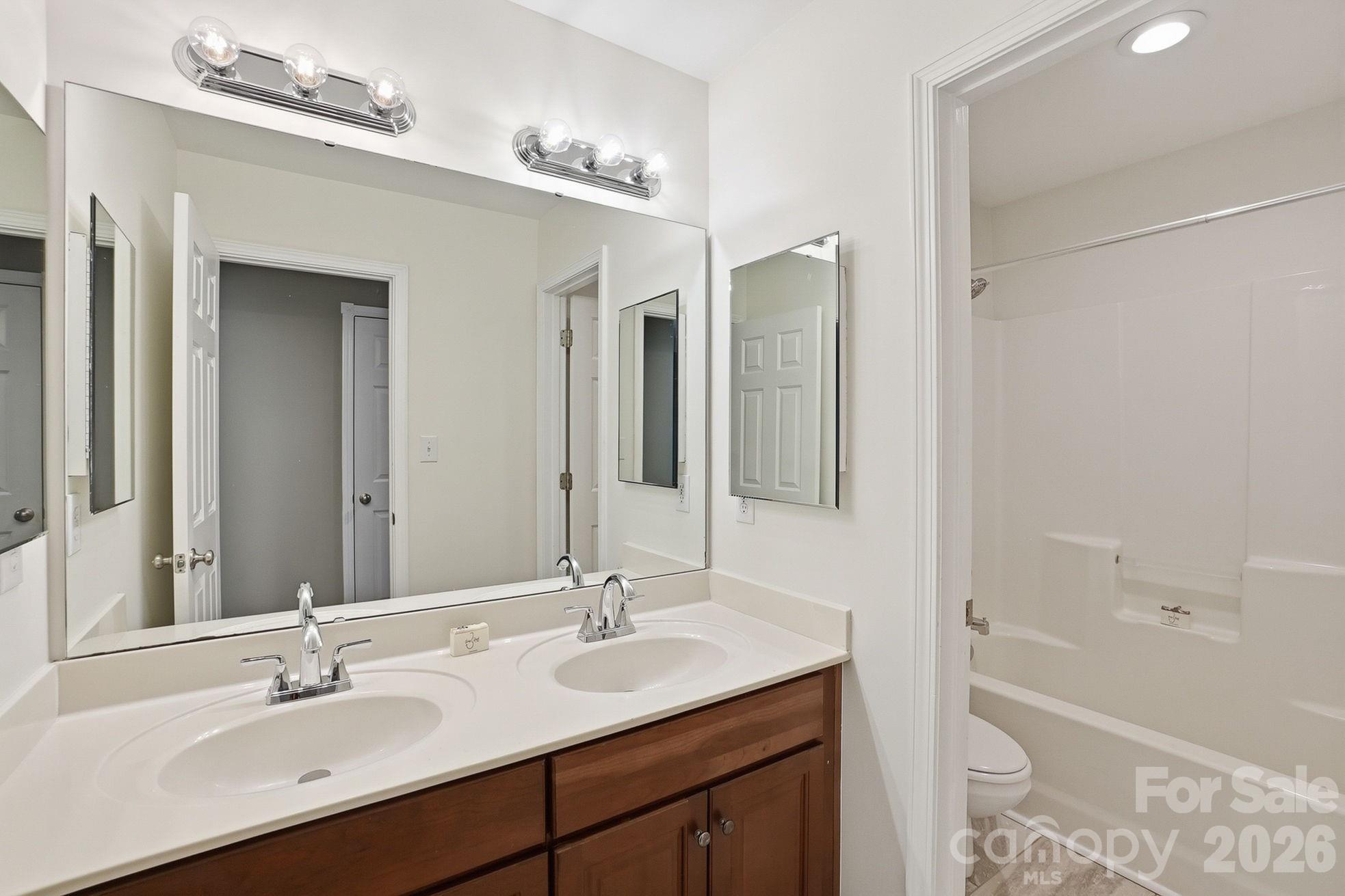 Lynnwood Farms - Residential