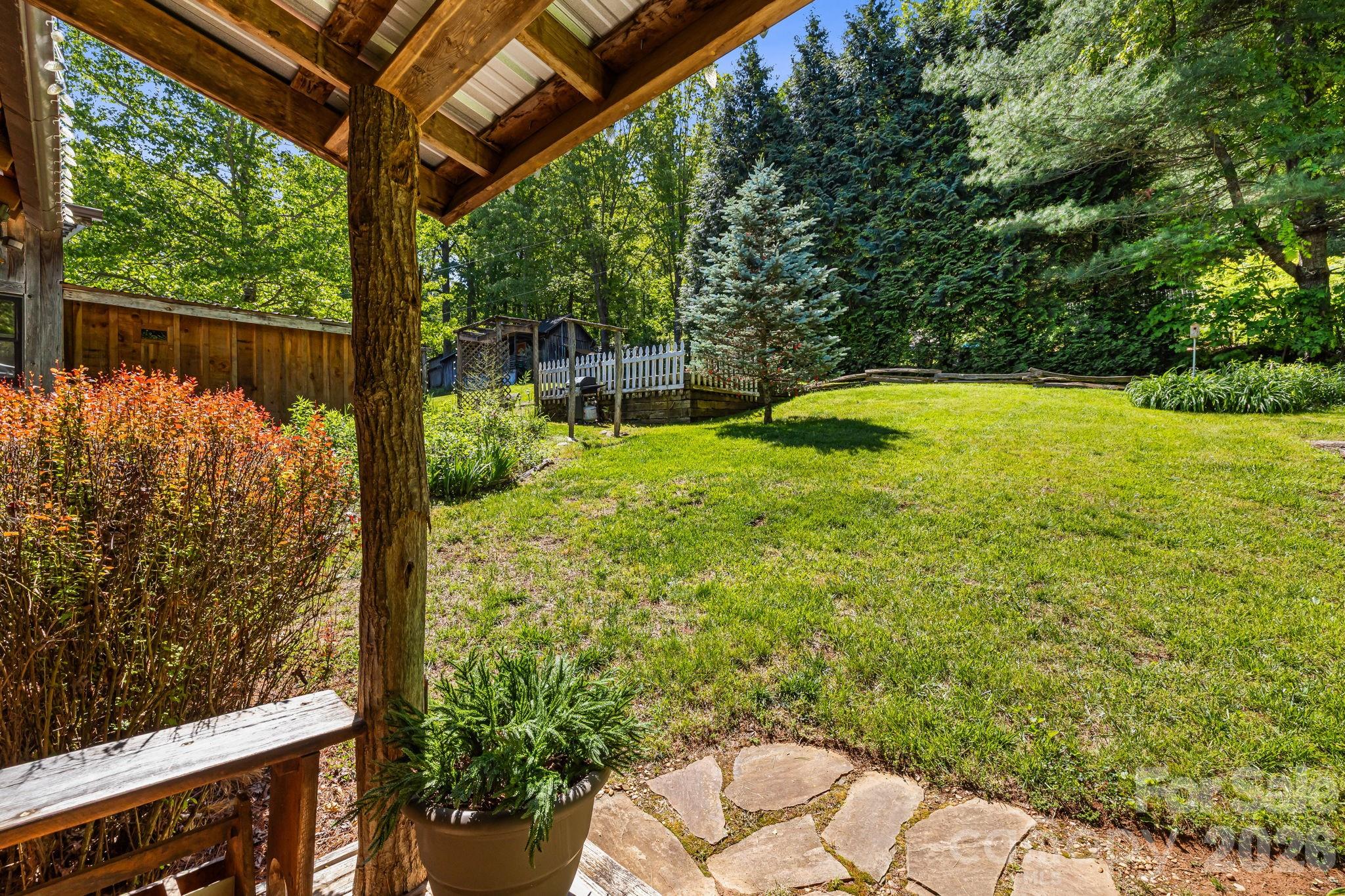 107  111 Hougie Heaven Lane