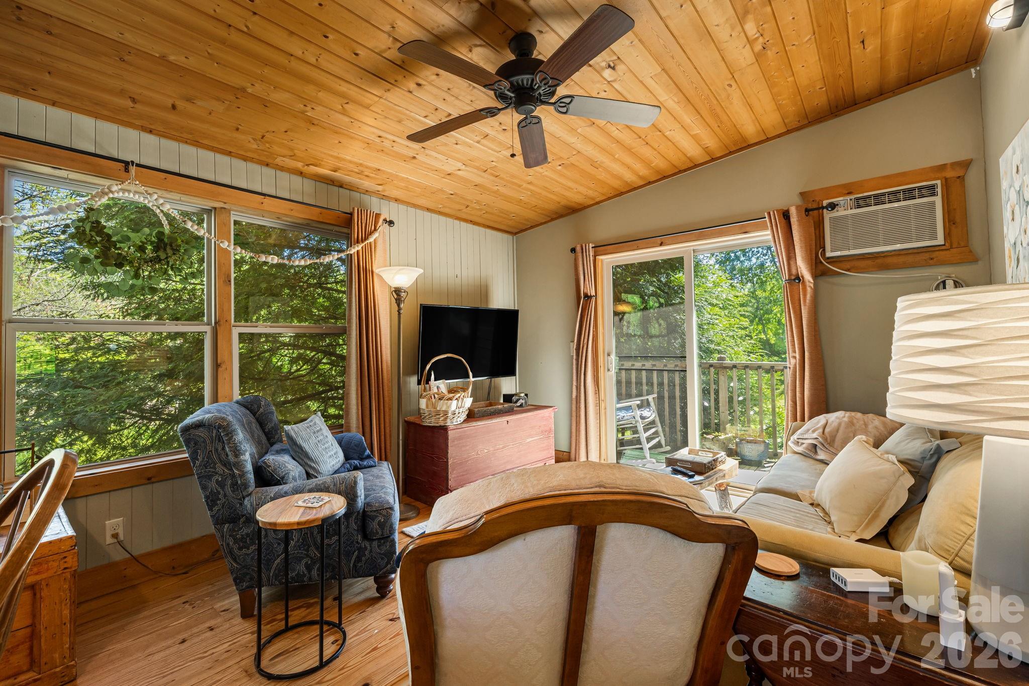 107  111 Hougie Heaven Lane