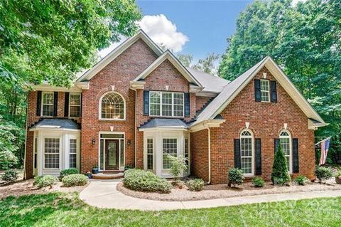 Photo of 6025 Oakridge Court, Matthews, NC 28104 (MLS # 4398867)