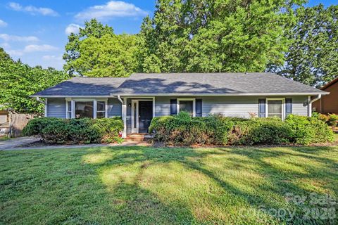 Photo of 1530 Teddington Drive, Charlotte, NC 28214 (MLS # 4389626)