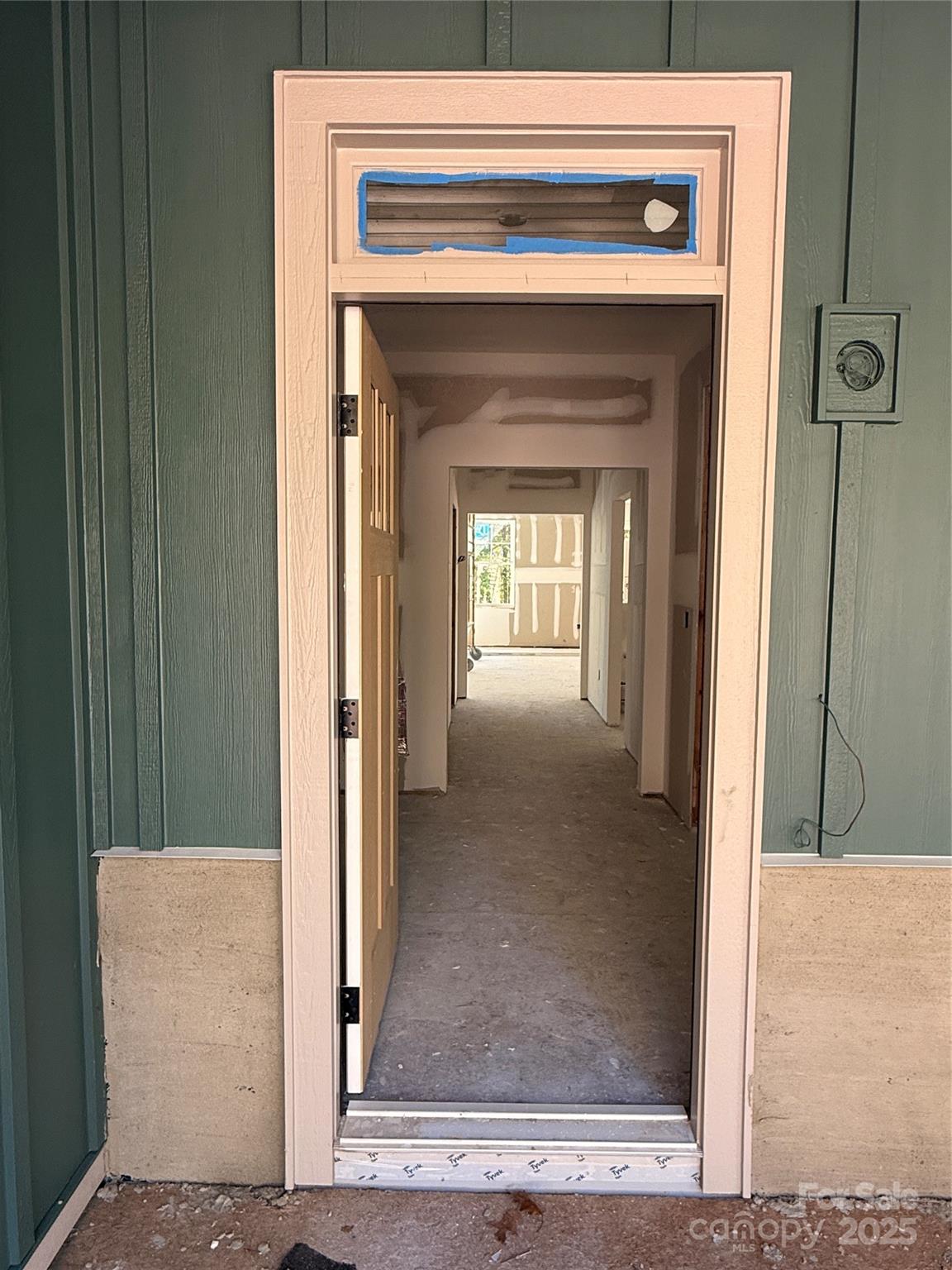 634 Hollybrook Drive