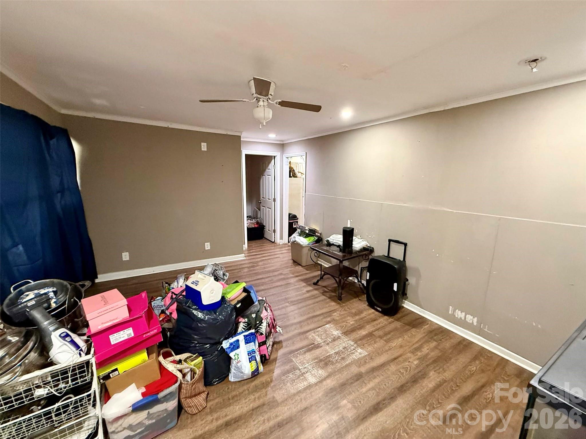 2607 Crescent Lane