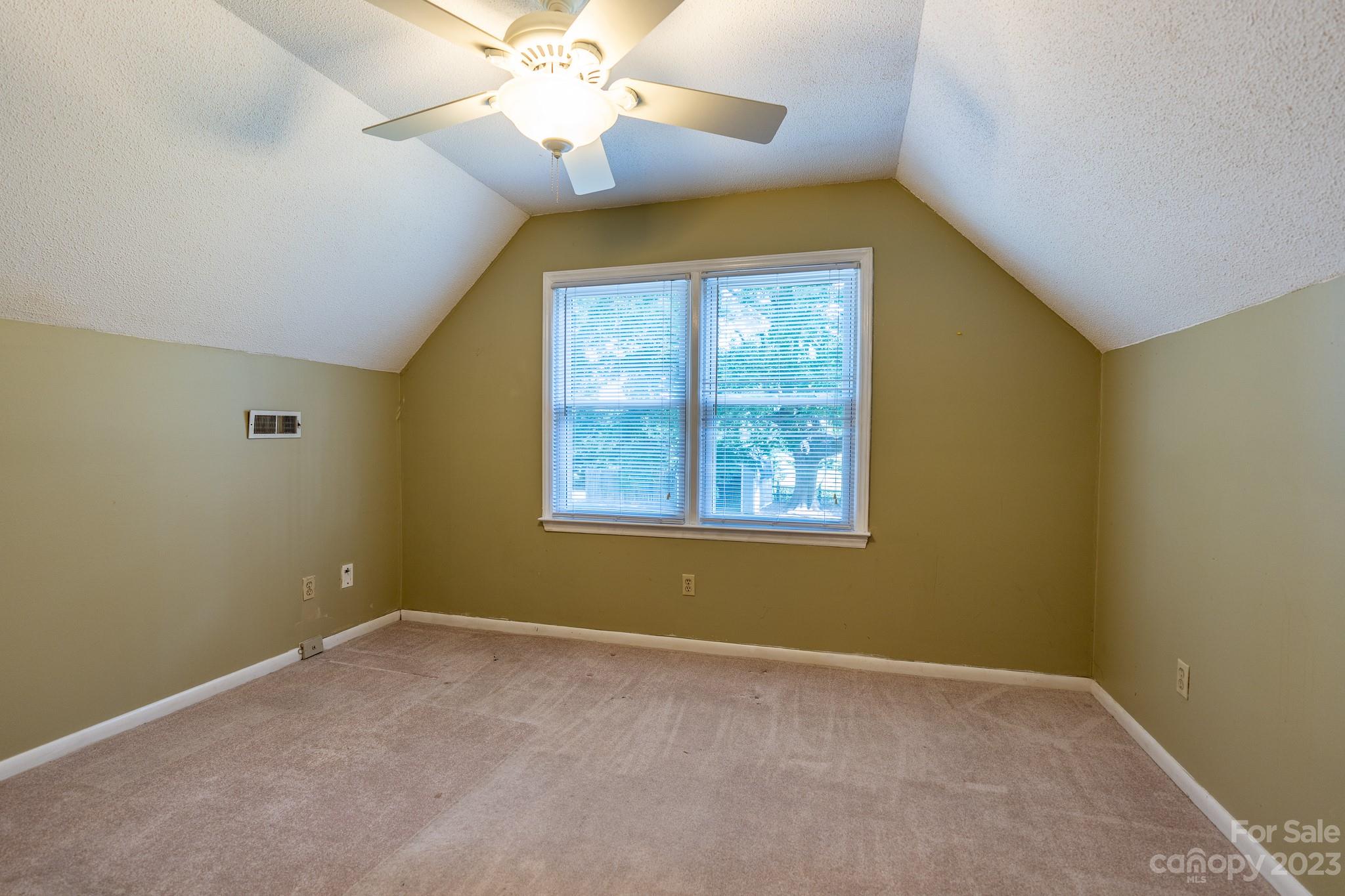 Lakehaven Estates - Residential